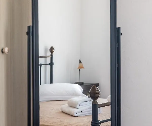 Akitos Maisonette אדאמאס