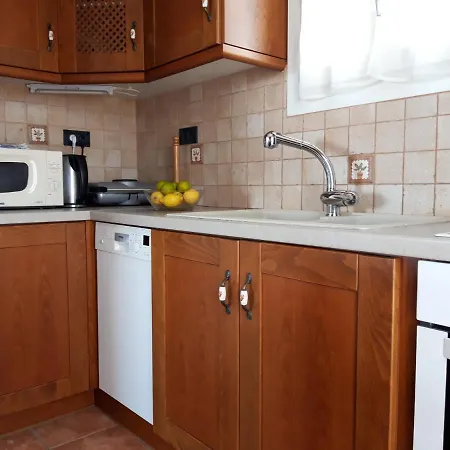 Akitos Maisonette Adamantas (Milos)