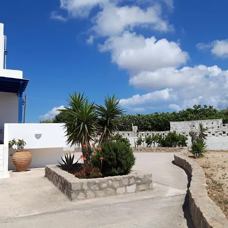 Akitos Maisonette *