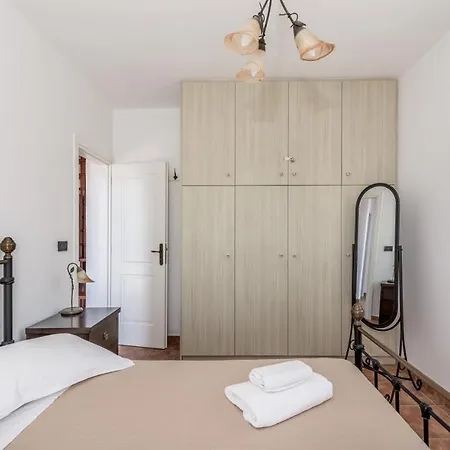 Akitos Maisonette Semesterbostad