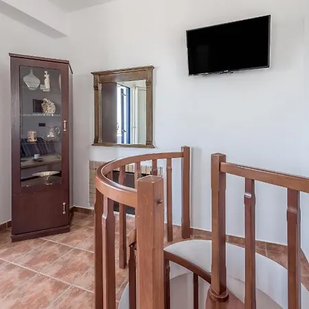 Akitos Maisonette Semesterbostad Adamantas (Milos)