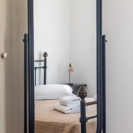 Akitos Maisonette Adamantas (Milos)