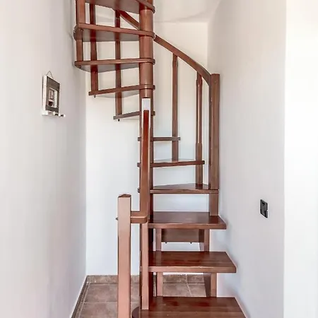 펜션 Akitos Maisonette