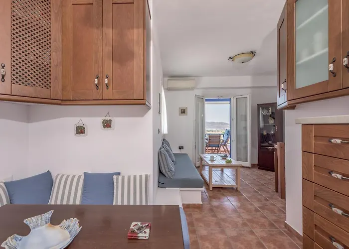 Akitos Maisonette Adámasz